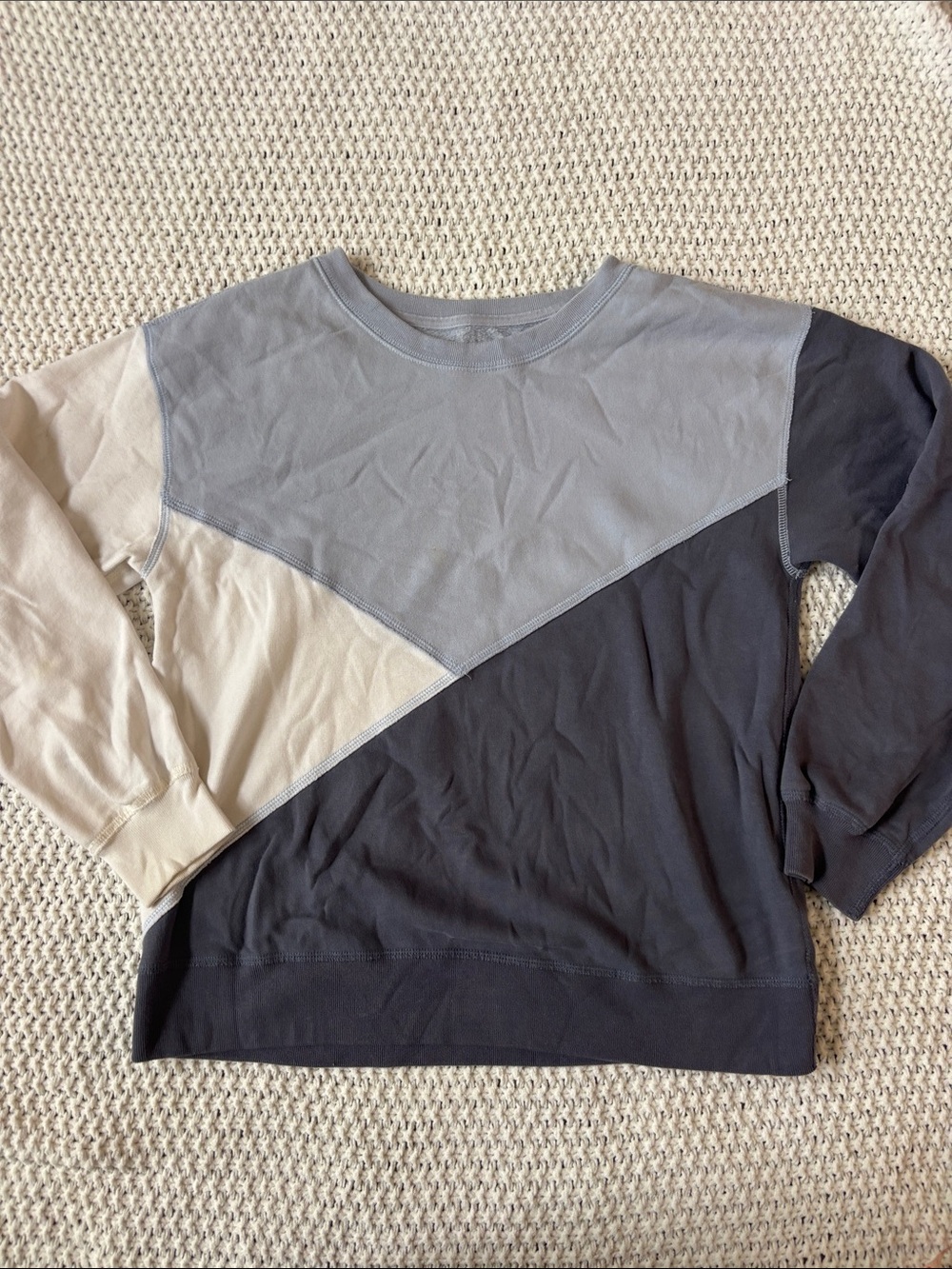 Abercrombie Colorblock Crewneck Sweatshirt light Blue, Cream & dusty navy blue